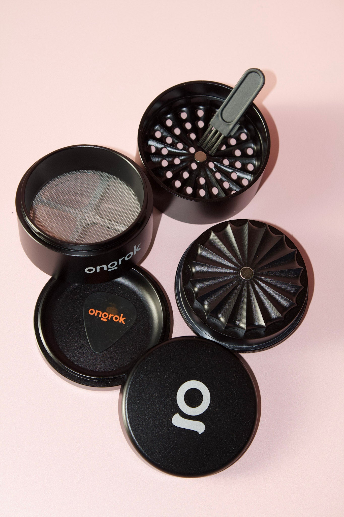 5 Piece, Flower Petal Toothless Grinder with Storage / Ongrok