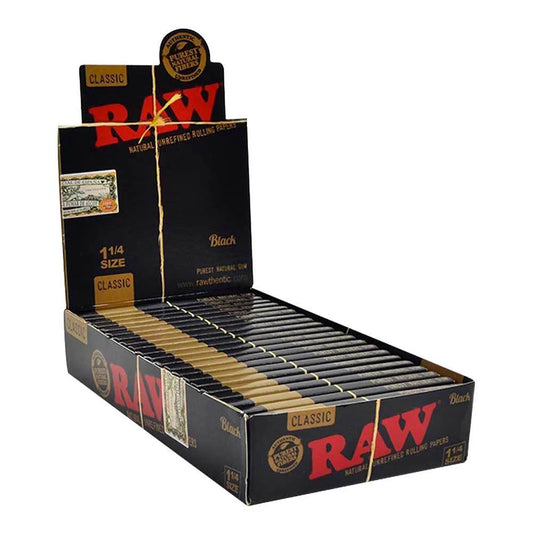RAW Black 1 1/4 Rolling Papers