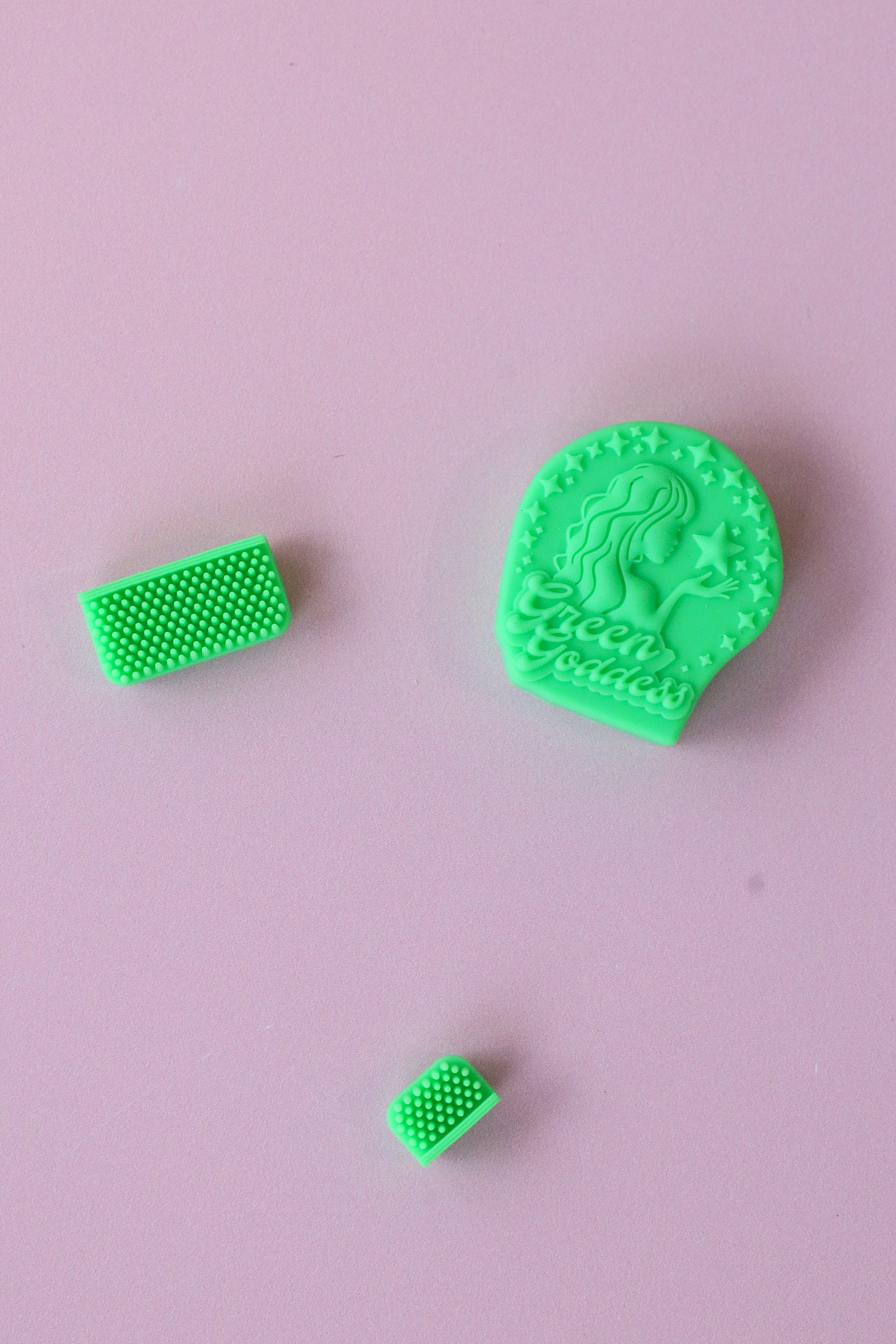 Green Goddess Magnetic Scrubber Bong Cleaner