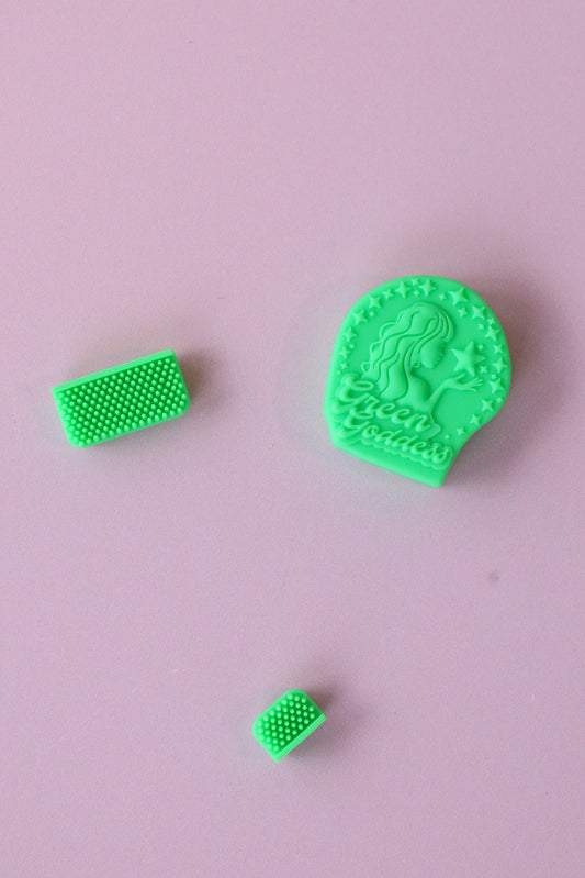 Green Goddess Magnetic Scrubber Bong Cleaner