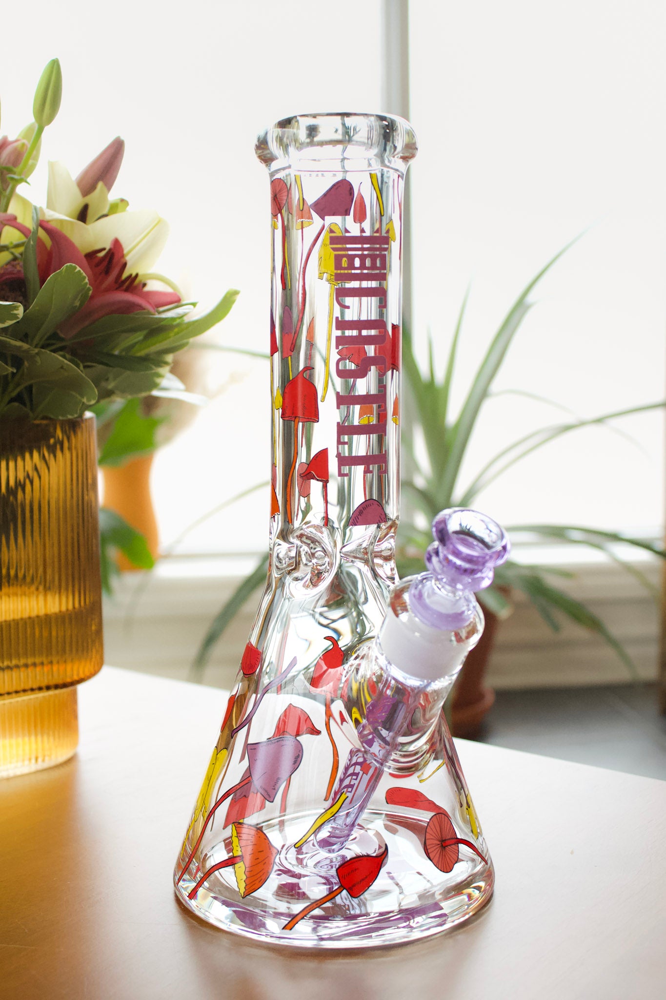 Shroomie Bong / Castle Glassworks