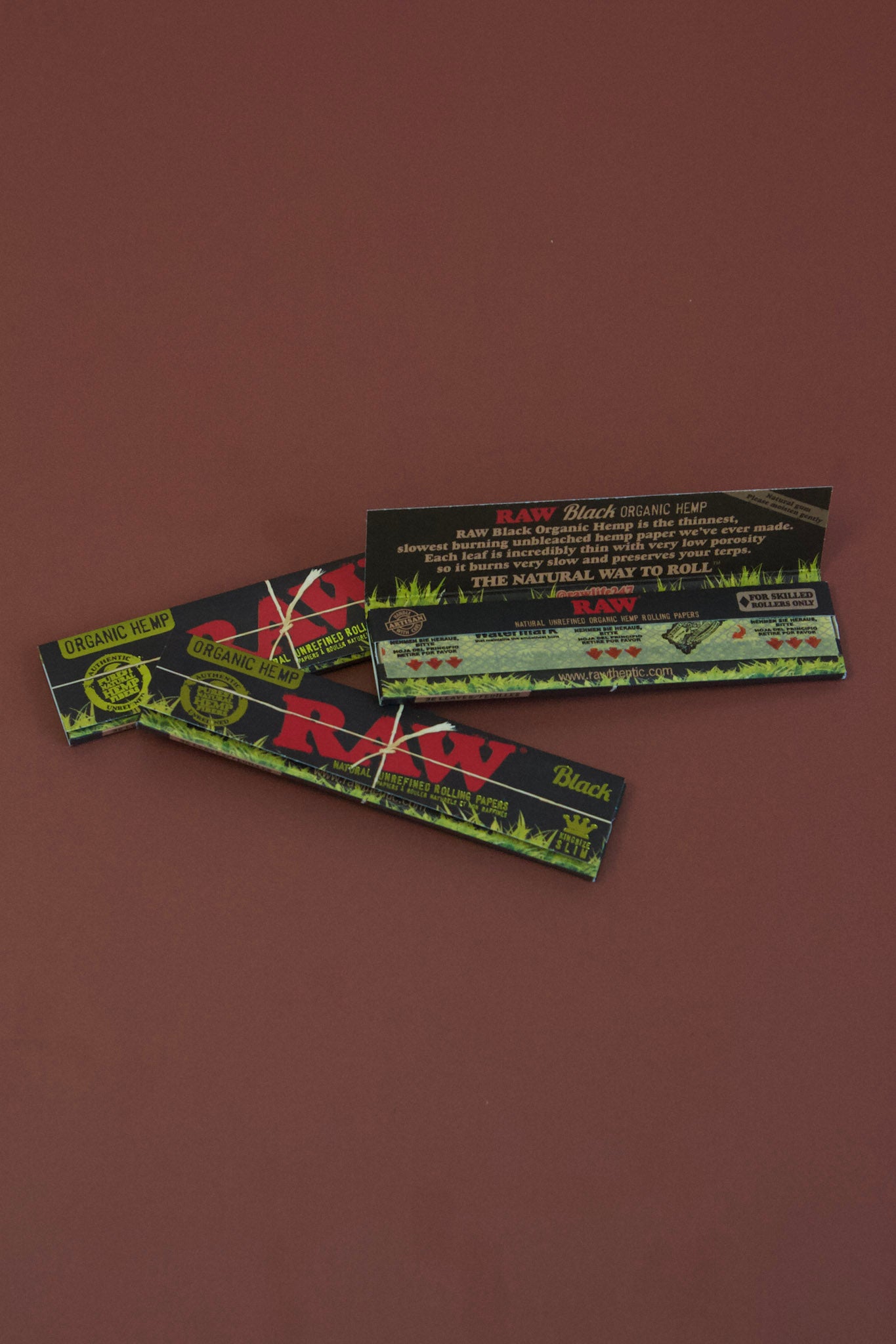 Raw Black Organic King Size Slim Rolling papers / Raw